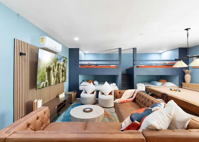 Heated Pool Sauna Cold Plunge Pickleball Holiday home Phoenix